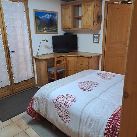 A4 Km De Megeve Tres Joli Studio Avec Jacuzzi ,Vue Sur Les Montagnes Au Calme Praz-sur-Arly Εξωτερικό φωτογραφία