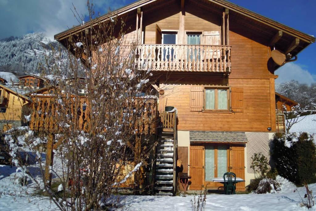 A4 Km De Megeve Tres Joli Studio Avec Jacuzzi ,Vue Sur Les Montagnes Au Calme Praz-sur-Arly Εξωτερικό φωτογραφία