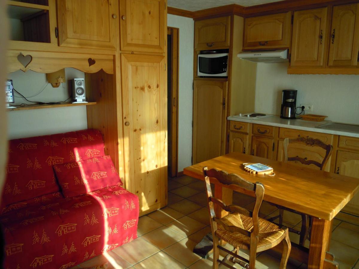 A4 Km De Megeve Tres Joli Studio Avec Jacuzzi ,Vue Sur Les Montagnes Au Calme Praz-sur-Arly Εξωτερικό φωτογραφία