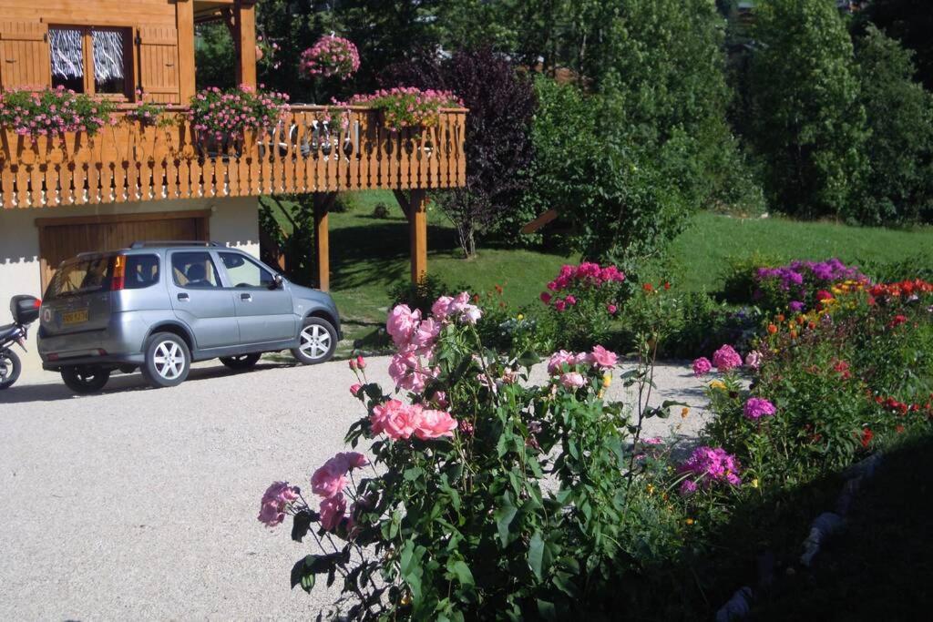 A4 Km De Megeve Tres Joli Studio Avec Jacuzzi ,Vue Sur Les Montagnes Au Calme Praz-sur-Arly Εξωτερικό φωτογραφία