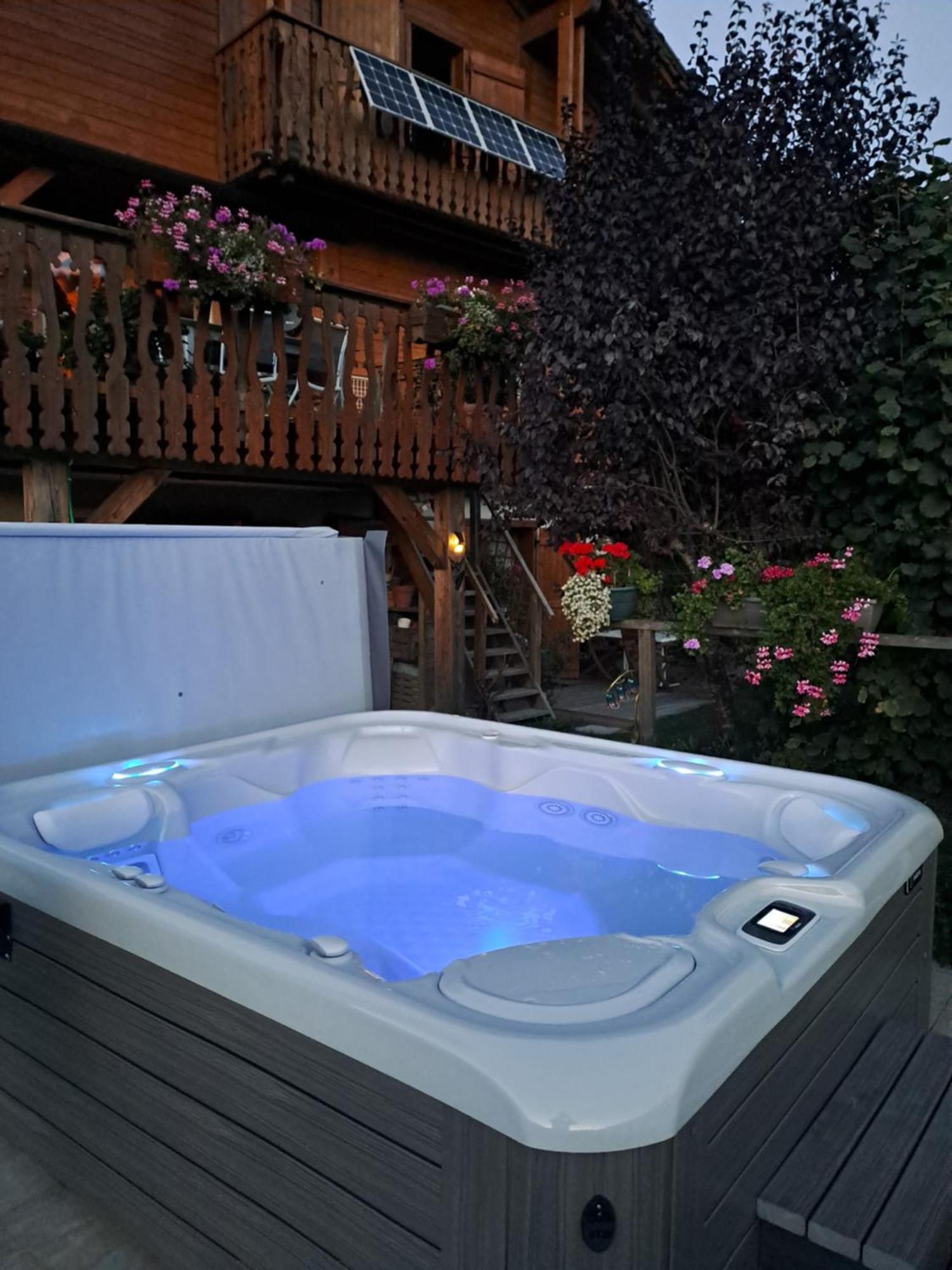 A4 Km De Megeve Tres Joli Studio Avec Jacuzzi ,Vue Sur Les Montagnes Au Calme Praz-sur-Arly Εξωτερικό φωτογραφία