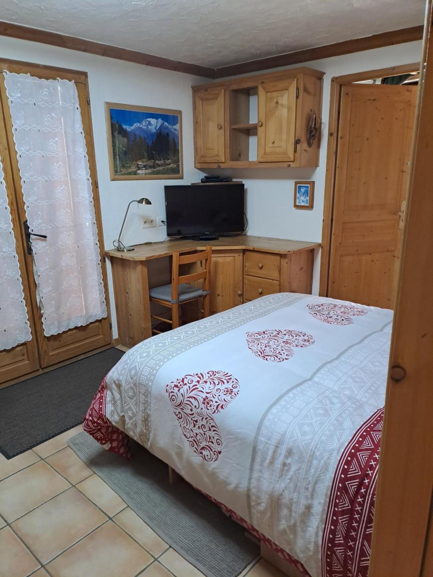A4 Km De Megeve Tres Joli Studio Avec Jacuzzi ,Vue Sur Les Montagnes Au Calme Praz-sur-Arly Εξωτερικό φωτογραφία